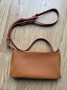 NWOT Universal Thread Crossbody